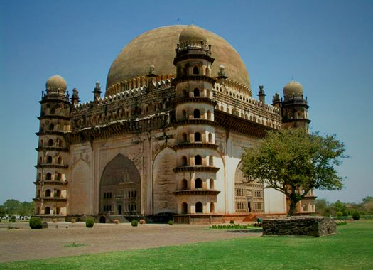 Gol Gumbaz, the tomb of Mohammed Adil Shah 