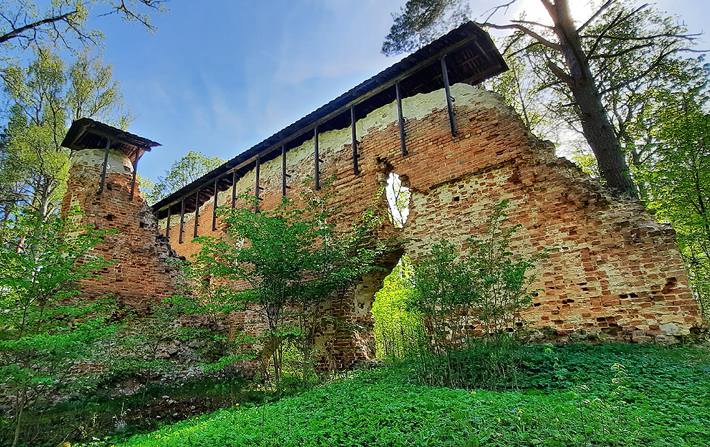 Rõngu Vassal Stronghold, by Kersti Hansen