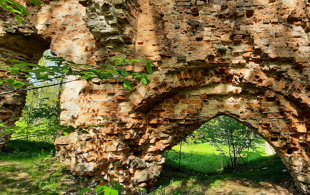 Rõngu Vassal Stronghold, by Kersti Hansen