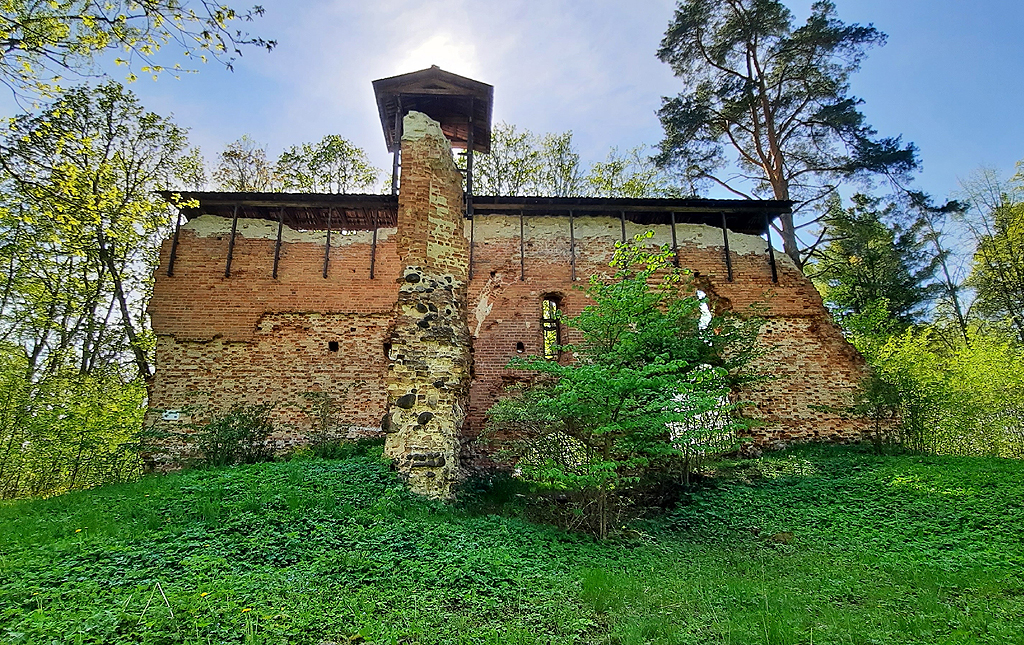 Rõngu Vassal Stronghold, by Kersti Hansen