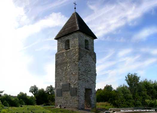 Väike-Pakri Church
