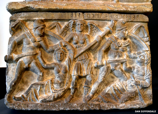 Clevsin Etruscan urn