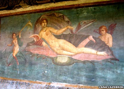 This painting, a mural from Pompeii, is believed to be based on Apelles' Venus Anadyomene