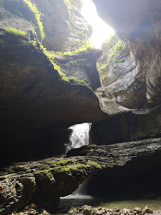 Chokh cave in Dagestan