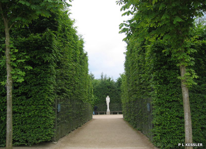 Sheltered paths and hidden alcoves in the gardens