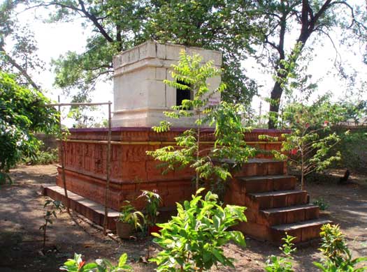 Sarsenapati Khanderao Dabhade's samadhi at Talegaon Dabhade