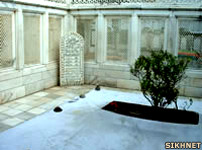 Aurangzeb's tomb