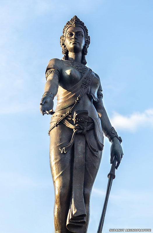 Phra Nang Chamathewi