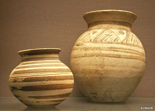 Two Khabur ware jars from Chagar Bazar
